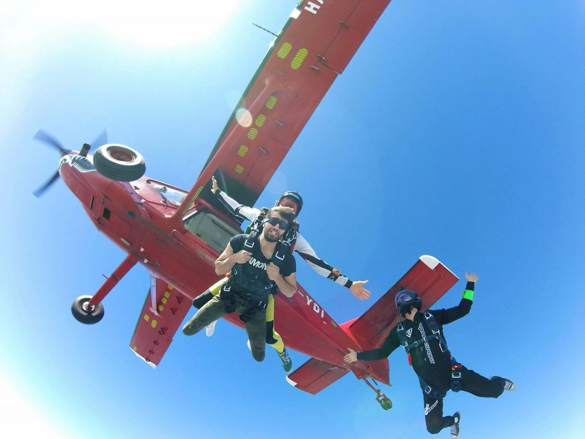 Skydiving & Windkanal-Camp in Barcelona